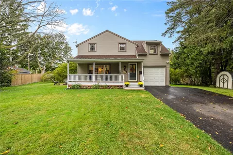 Exterior - 203 Thurlow Ave, Irondequoit, NY 14609 photo 4 of 9