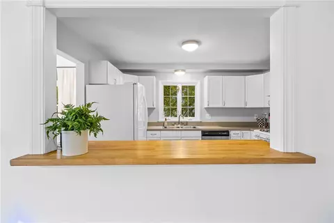 Kitchen - 203 Thurlow Ave, Irondequoit, NY 14609 photo 2 of 6