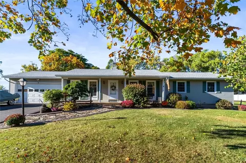 184 Brooklea Dr, Gates, NY 14624