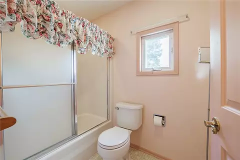 Bath - 55 Harbor Hill Dr, Irondequoit, NY 14617 photo 3 of 4