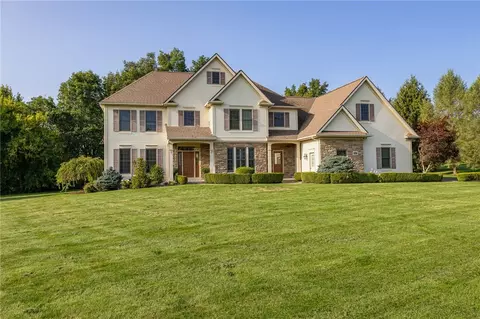 6745 Falcons Pt, Victor, NY 14564
