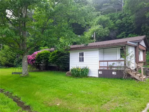 423 Wb Fishing Creek Rd, Clara City, PA 16746