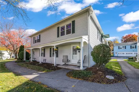 22 Foxcroft Trl, Perinton, NY 14450