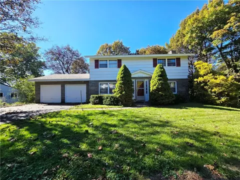 4257 Overlook Dr, Onondaga, NY 13078