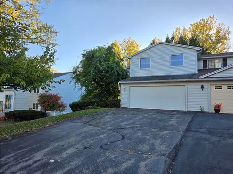 31 Belinda Cres, Perinton, NY 14450