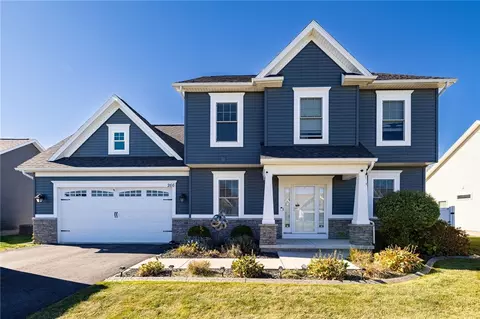 266 Daffodil Trl, Greece, NY 14626