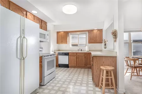 Kitchen - 178 Cranbrook Ter, Webster, NY 14580 photo 1 of 2