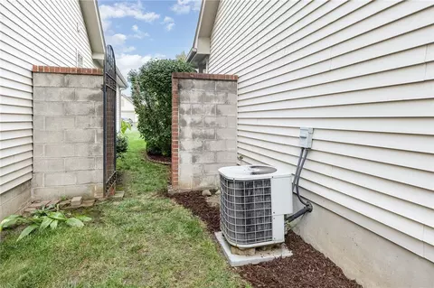 Exterior - 178 Cranbrook Ter, Webster, NY 14580 photo 6 of 7