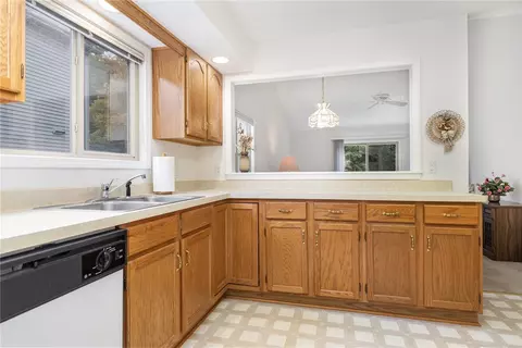 Kitchen - 178 Cranbrook Ter, Webster, NY 14580 photo 2 of 2