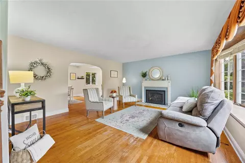 Living - 4 Sunset Dr, Lyons, NY 14489 photo 1 of 5