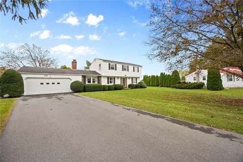 8288 Grist Mill Dr, Lyons, NY 14489