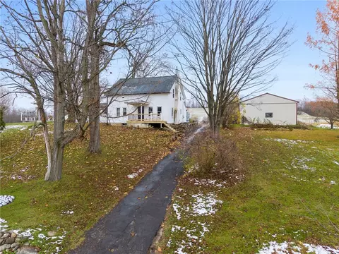 8048 Lasher Rd, Throop, NY 13140
