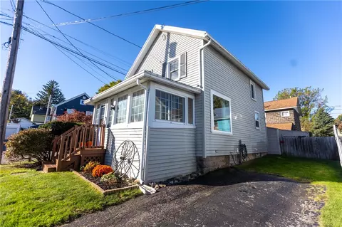Exterior - 50 Oberlin St, Irondequoit, NY 14622 photo 4 of 11