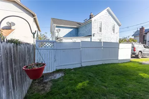 Exterior - 50 Oberlin St, Irondequoit, NY 14622 photo 10 of 11