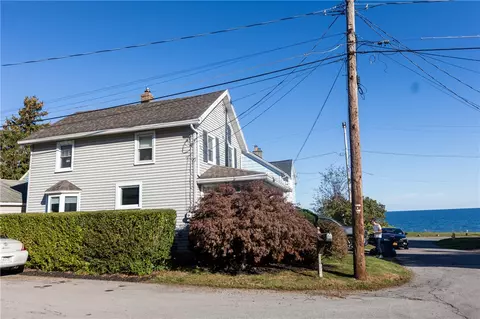 Exterior - 50 Oberlin St, Irondequoit, NY 14622 photo 3 of 11