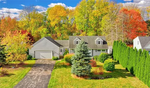 55 Sunnyside Ln, Chili, NY 14514