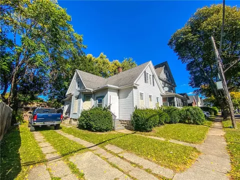 2 Bloomingdale St, Rochester, NY 14621