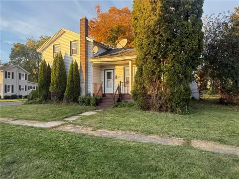 149 Columbia St, Galen, NY 14433