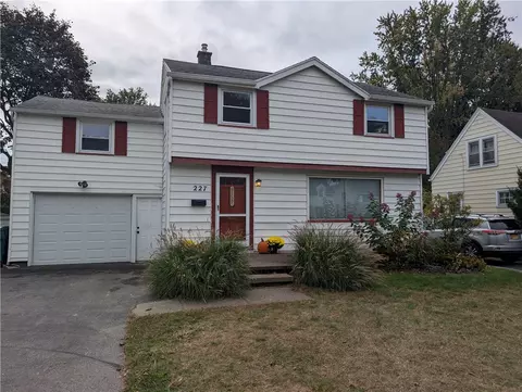Exterior - 227 Coolidge Rd, Irondequoit, NY 14622 photo 4 of 4