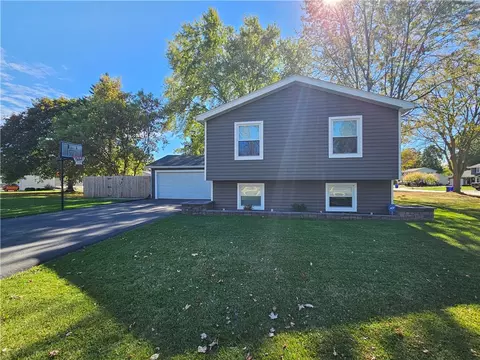 3 Candlewick Dr, Sweden, NY 14420