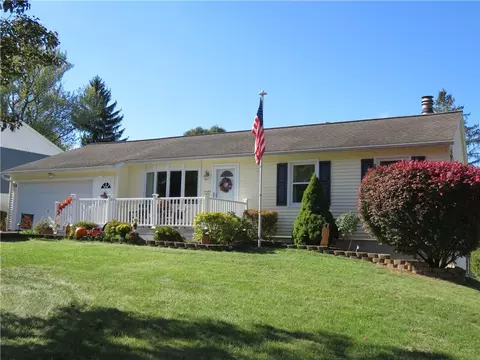 91 Cambridge Rd, Parma, NY 14468