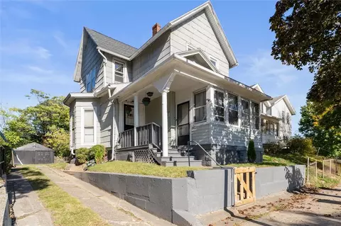 132 Lyndhurst St, Rochester, NY 14605