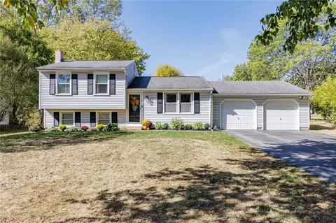11 Province Dr, Chili, NY 14624