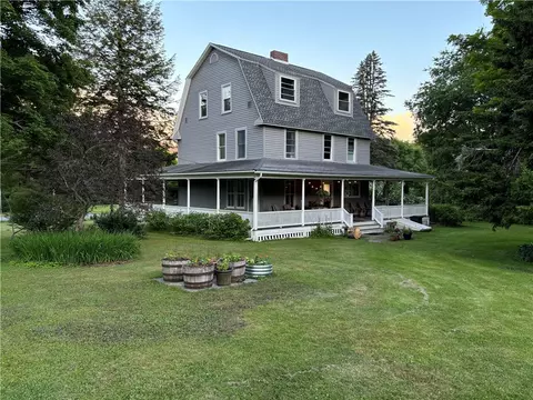 35 Lake St, Stamford, NY 12167