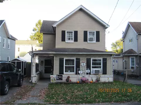 149 Geneva St, Lyons, NY 14489