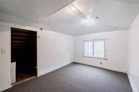 Bedroom - 44 Beach Ter, Irondequoit, NY 14617 photo 2 of 4