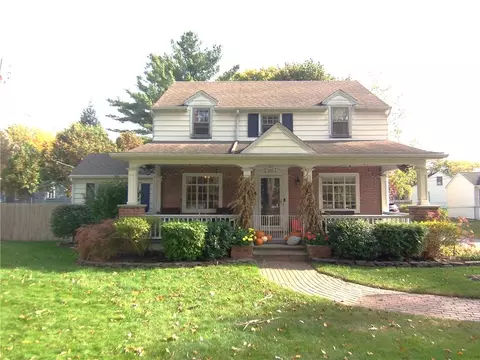 122 Fisher Rd, Gates, NY 14624