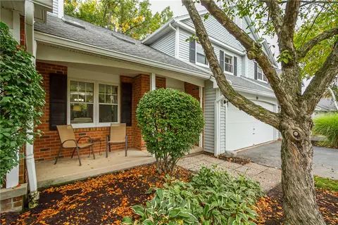 38 Lac Kine Dr, Rochester, NY 14618