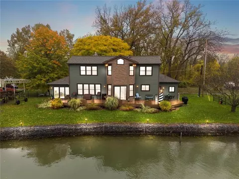 2151 Pumphouse Rd, Seneca Falls, NY 13148
