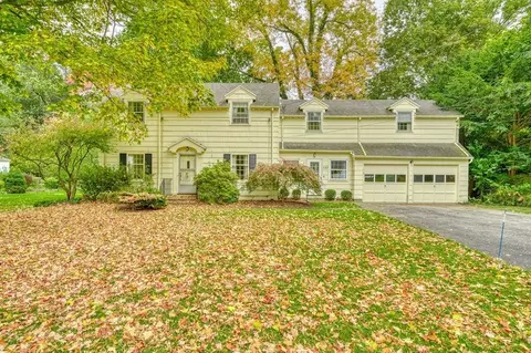 127 Collingsworth Dr, Rochester, NY 14625