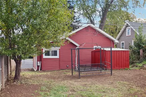 Exterior - 439 Crossfield Rd, Irondequoit, NY 14609 photo 5 of 7