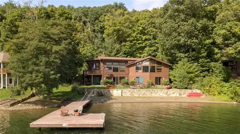 9989 E Bluff Dr, Jerusalem, NY 14527