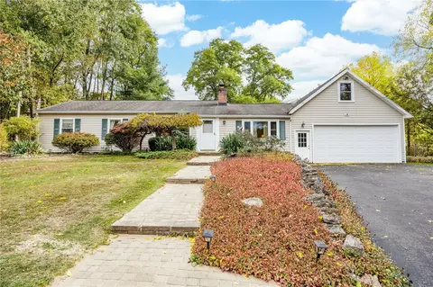 14 Red Fox Run, Perinton, NY 14534