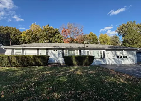 80 Downsview Dr, Gates, NY 14606