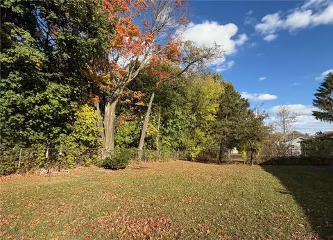 80 Downsview Dr, Gates, NY 14606 photo 23