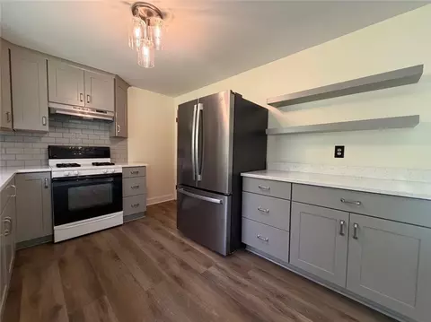 80 Downsview Dr, Gates, NY 14606 photo 6