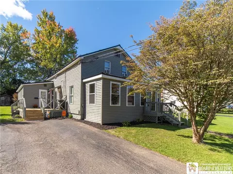 27 Elm St, Mayville, NY 14757