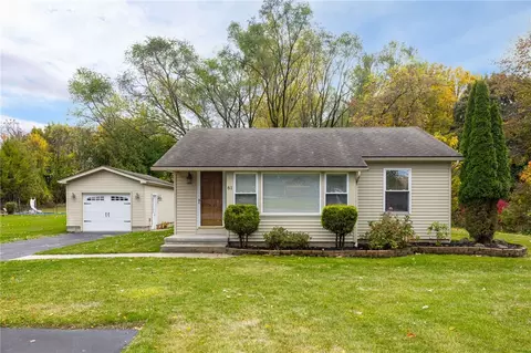 61 Stony Point Rd, Ogden, NY 14624