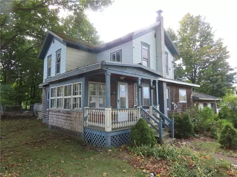 79 Park St, Pulaski, NY 13142