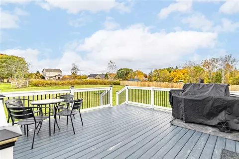 Exterior - 242 Woodsview Dr, Webster, NY 14580 photo 5 of 7