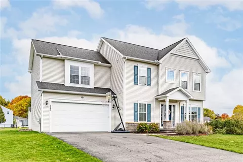 242 Woodsview Dr, Webster, NY 14580