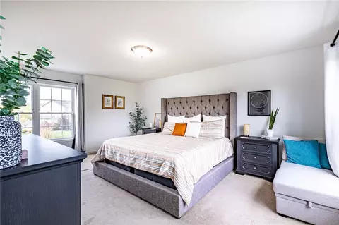 Bedroom - 242 Woodsview Dr, Webster, NY 14580 photo 2 of 4