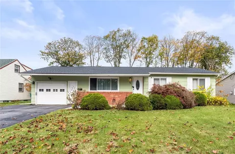 34 Landau Dr, Gates, NY 14606