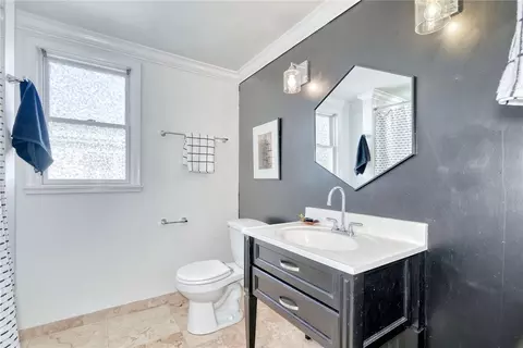 Bath - 53 Bennett Ave, Irondequoit, NY 14609 photo 1 of 2