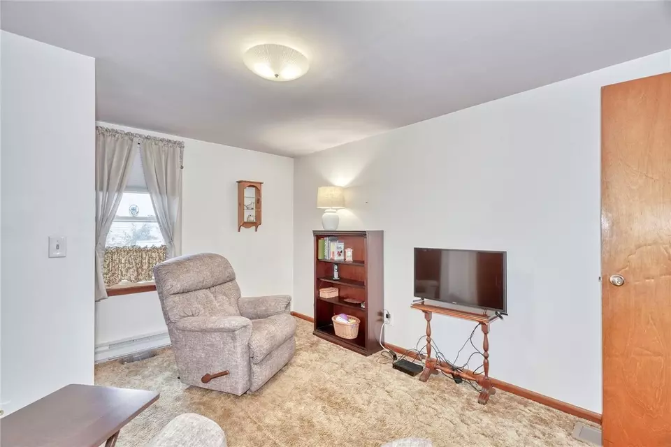 Bedroom - 45 Meadowbrook Dr, Albion, NY 14411 photo 5 of 9