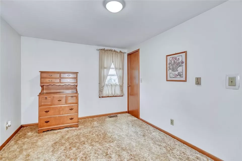 Bedroom - 45 Meadowbrook Dr, Albion, NY 14411 photo 2 of 9